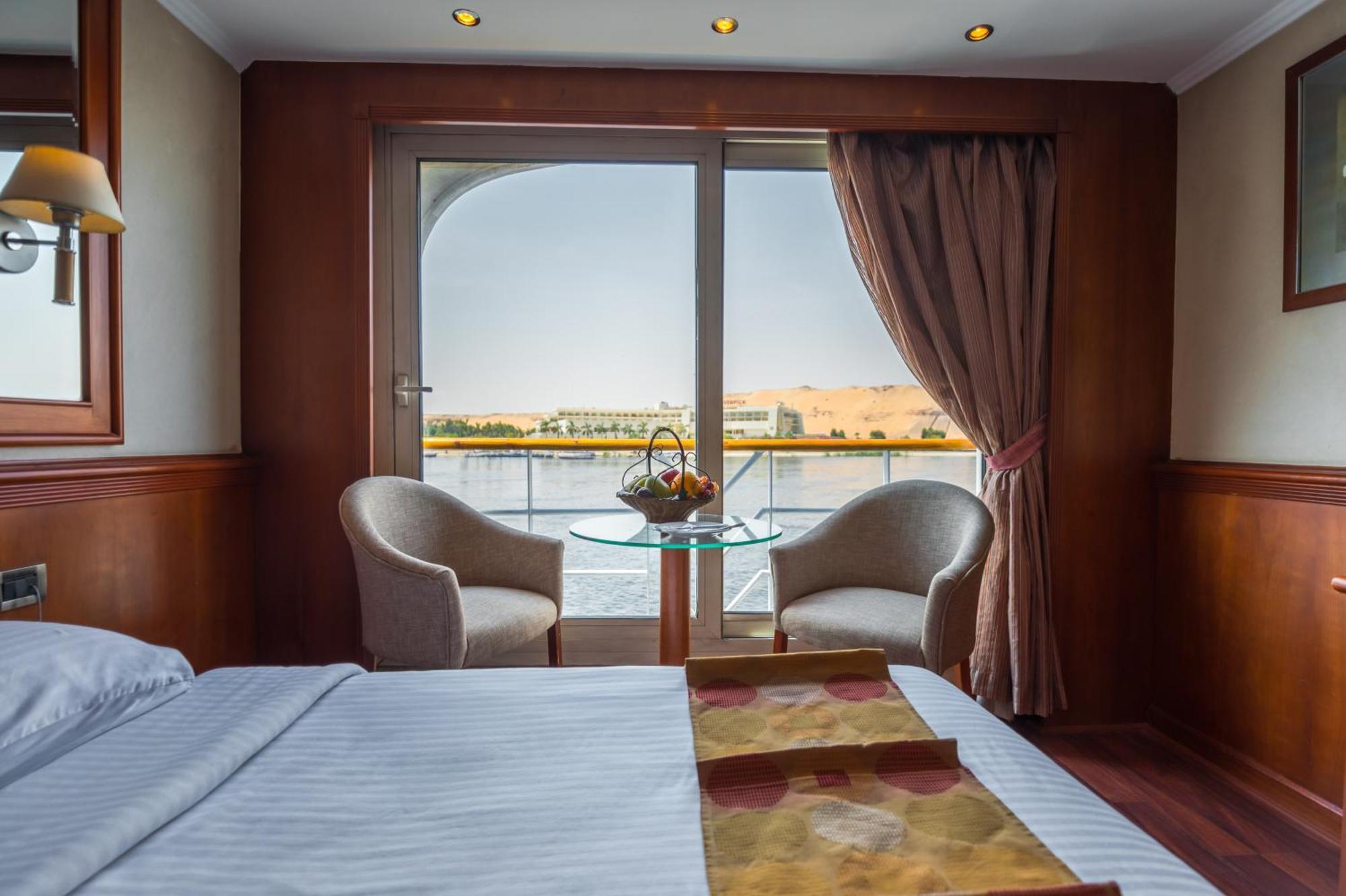 M/S Nephtis Nile Cruise Hotel Луксор Екстериор снимка